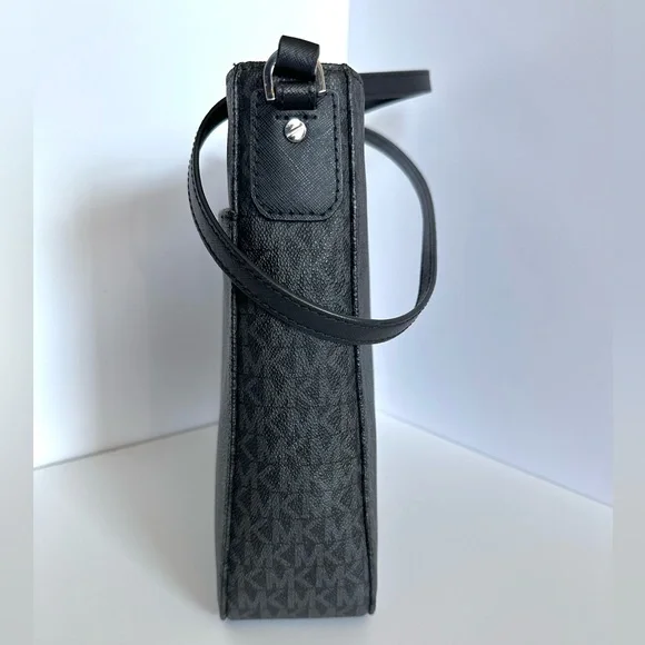 MICHAEL KORS Jet Set Travel Large LogoMessenger Bag - Picture 6 of 11